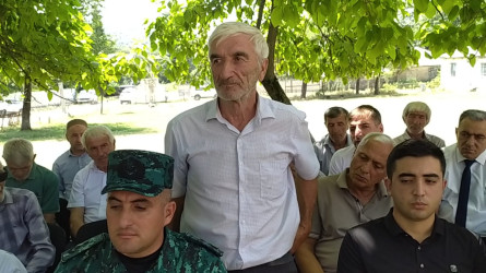 Balakən Rayon İcra Hakimiyyətinin başçısı İslam Rzayev növbəti səyyar qəbulu Mazımçay yaşayış məntəqəsində  keçirib