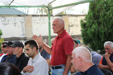Balakən Rayon İcra Hakimiyyətinin başçısı Püştətala kəndində sakinlərlə görüşüb