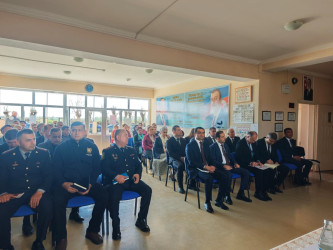 Balakən Rayon İcra Hakimiyyətinin başçısı Natiq Ağayev  Acılıqbinə  kəndində sakinləri dinləyib