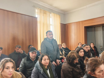Balakən Rayon İcra Hakimiyyətinin başçısı Natiq Ağayev Hənifə kəndində sakinlərin müraciətlərini dinləyib