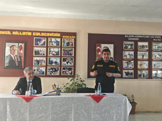 Balakən Rayon İcra Hakimiyyətinin başçısı Natiq Ağayev iyunun 18-də Qabaqçöl qəsəbəsində sakinlərlə görüşüb