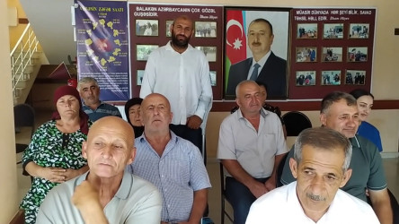 Balakən Rayon İcra Hakimiyyətinin başçısı İslam Rzayev  Xalatala kəndində səyyar qəbul keçirib