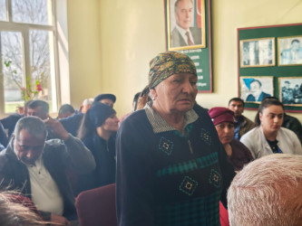 Balakən Rayon İcra Hakimiyyətinin başçısı Natiq Ağayev Gülüzanbinə kəndində sakinlərlə görüşüb