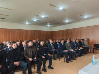 Balakən Rayon İcra Hakimiyyətinin başçısı Natiq Ağayev  Qazma kəndində sakinləri dinləyib