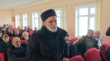 Balakən Rayon İcra Hakimiyyətinin başçısı Natiq Ağayev İtitala kəndində sakinlərlə görüşüb