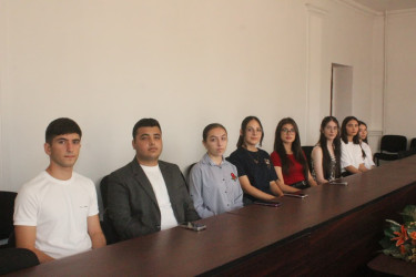 Balakəndə qəbul imtahanlarında yüksək nəticə göstərən məzunlarla görüş keçirilib
