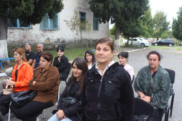 Balakən Rayon İcra Hakimiyyətinin başçısı İslam Rzayev  Tülü kəndində səyyar qəbul keçirib
