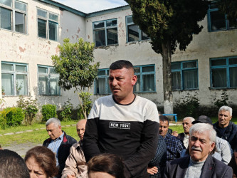 Balakən Rayon İcra Hakimiyyətinin başçısı Natiq Ağayev Tülü kəndində sakinlərlə görüşüb