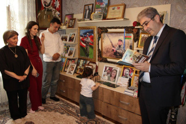 Balakən Rayon İcra Hakimiyyətinin başçısı Natiq Ağayev Vətən müharibəsi şəhidi Cavid Yüzbaşiyevin ailəsini ziyarət edib