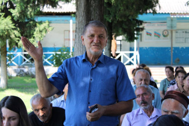 Balakən Rayon İcra Hakimiyyətinin başçısı Natiq Ağayev Şambulbinə kəndində sakinlərlə görüşüb