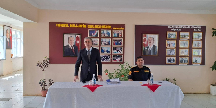 Balakən Rayon İcra Hakimiyyətinin başçısı Natiq Ağayev iyunun 18-də Qabaqçöl qəsəbəsində sakinlərlə görüşüb