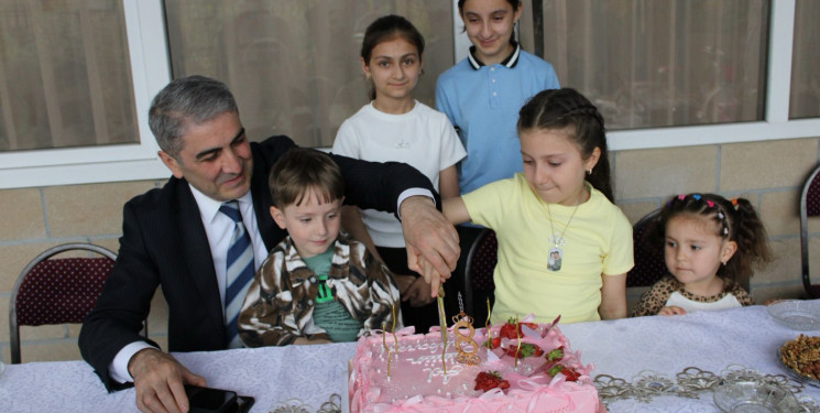 Balakən Rayon İcra Hakimiyyətinin başçısı Natiq Ağayev Şəhid qızını doğum günü münasibətilə təbrik edib