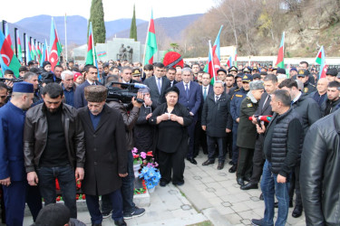İtkin düşmüş şəhidimizlə vida mərasimi keçirilib