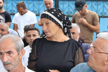 Balakən Rayon İcra Hakimiyyətinin başçısı Natiq Ağayev Qarahacılı kəndində sakinlərlə görüşüb