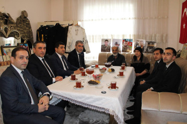 Balakən Rayon İcra Hakimiyyətinin başçısı Natiq Ağayev "Azərbaycan Bayrağı" ordenli Şəhid Harun Alqayevin ailəsini ziyarət edib.