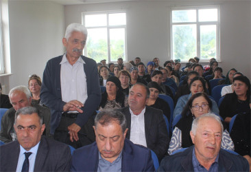 Balakən Rayon İcra Hakimiyyətinin başçısı İslam Rzayev  Qaysa kəndinin sakinləri ilə görüşüb
